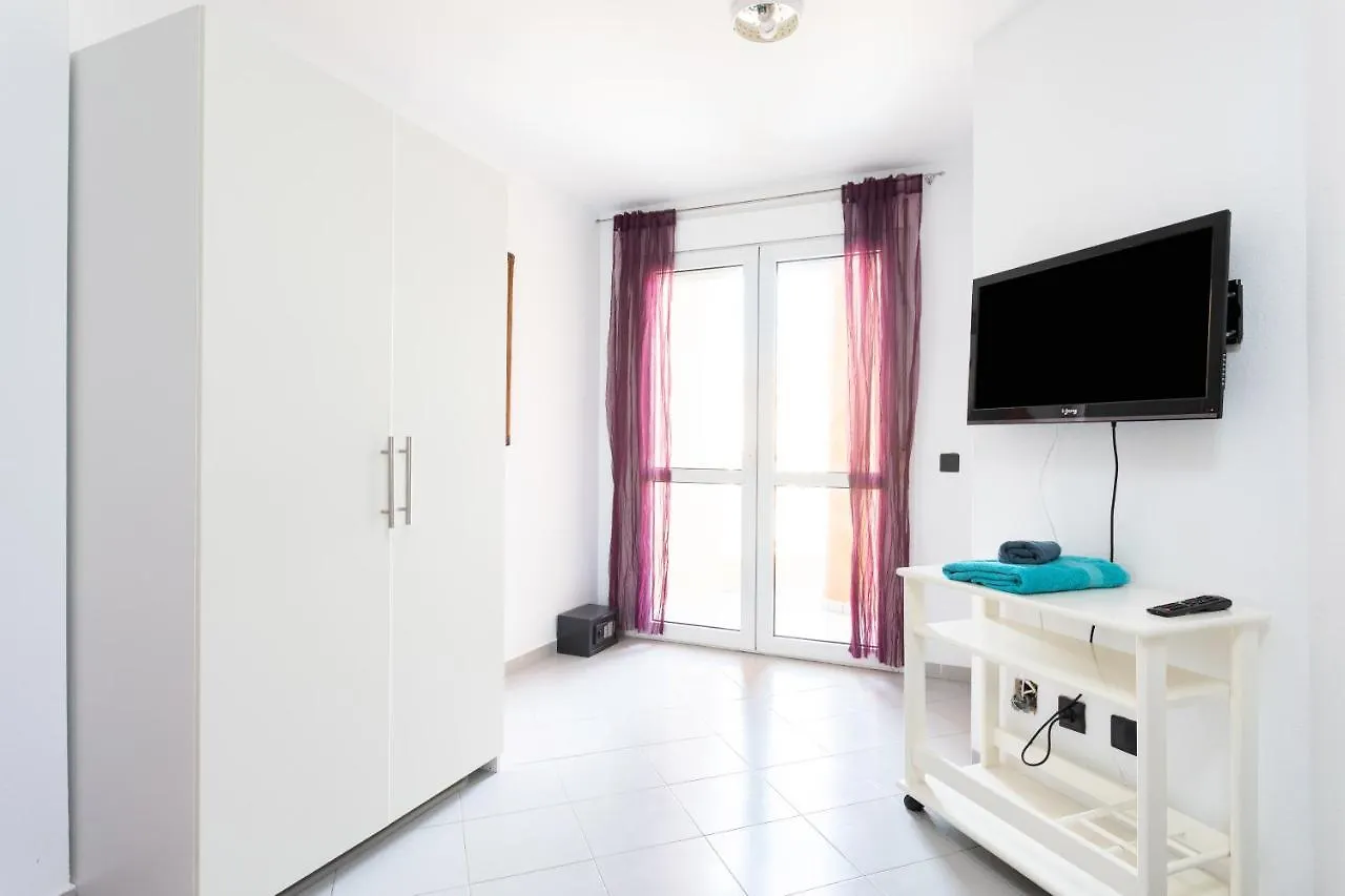 Family Apartment -3 Bedrooms And Rooftop El Medano